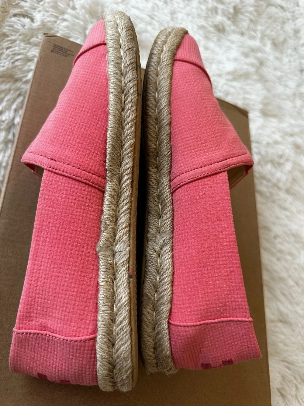 Toms Coral Pink Canvas Espadrille Slip-On Shoes Heritage Boho Beachy Size: 9